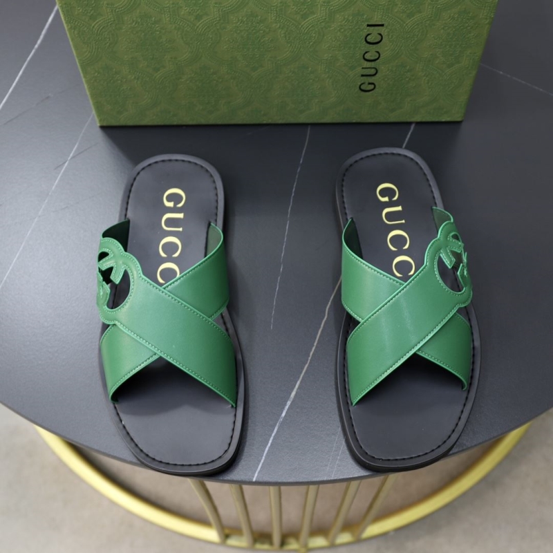 G*u*i slippers